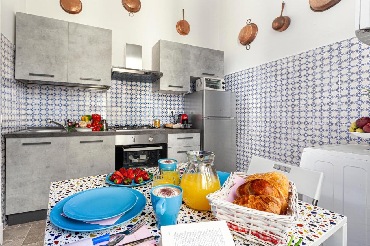 Teresella Suite Napels Buitenkant foto
